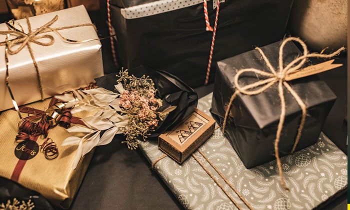 30 People Are Sharing Weird And Wholesome Traditions That Make Their Christmas Special