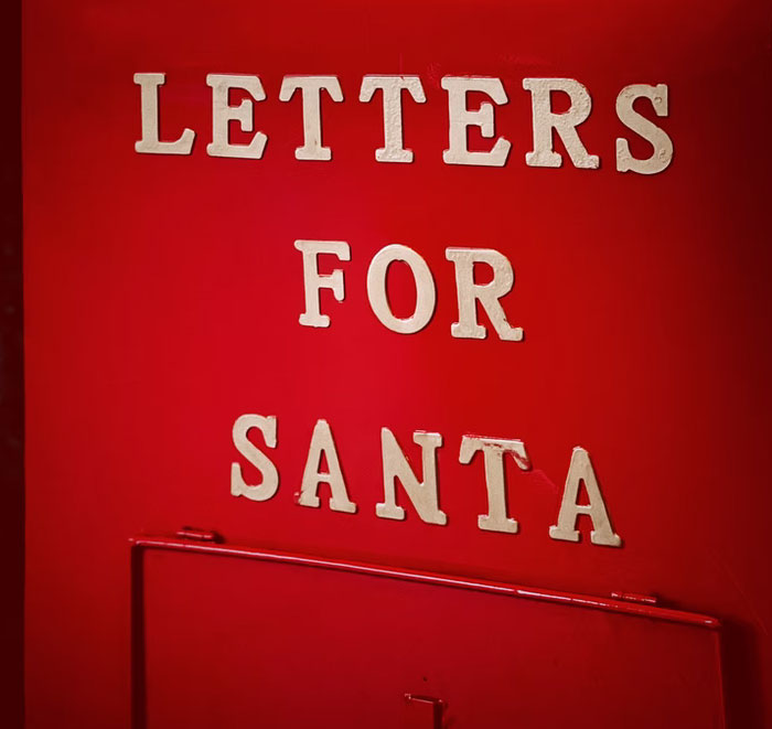 30 People Are Sharing Weird And Wholesome Traditions That Make Their Christmas Special