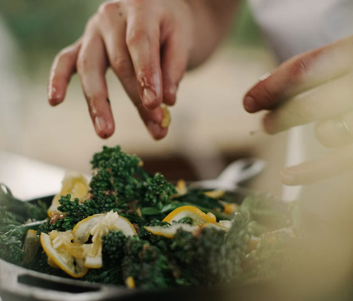 30 Women Share Non-Sexual But Intimate Things They Do With Their Partners