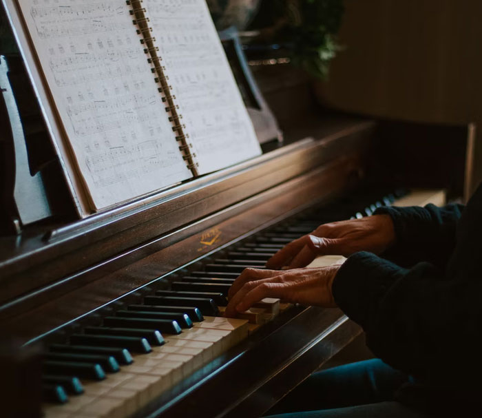 30 Women Share Non-Sexual But Intimate Things They Do With Their Partners