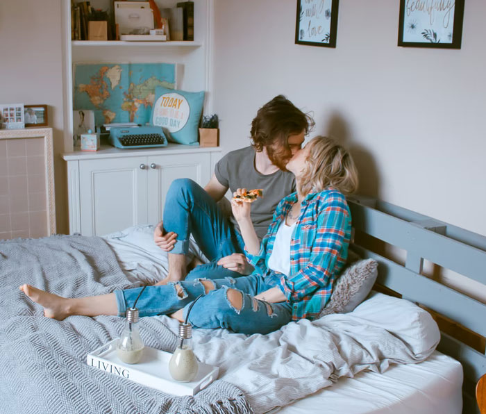 30 Women Share Non-Sexual But Intimate Things They Do With Their Partners