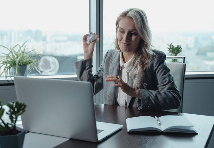 30 People Reveal How They Turned The Tables And Got Their Bosses Fired