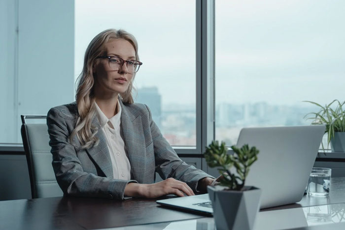 30 People Reveal How They Turned The Tables And Got Their Bosses Fired