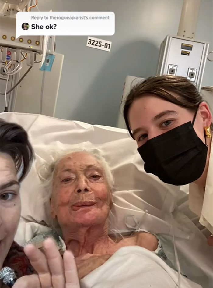 Woman Shares How She Saved Her Girlfriend's Grandma's Life During Christmas Dinner After She Made Homophobic Remarks At The Table
