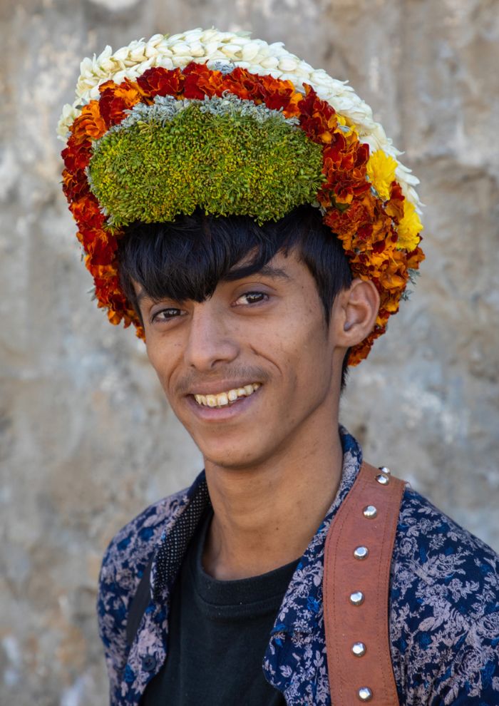 On My Trip To Saudi Arabia, I Met Male Members Of The Qahtan Tribe - Flower Men On My Trip To Saudi Arabia, I Met Male Members Of The Qahtan Tribe - Flower Men