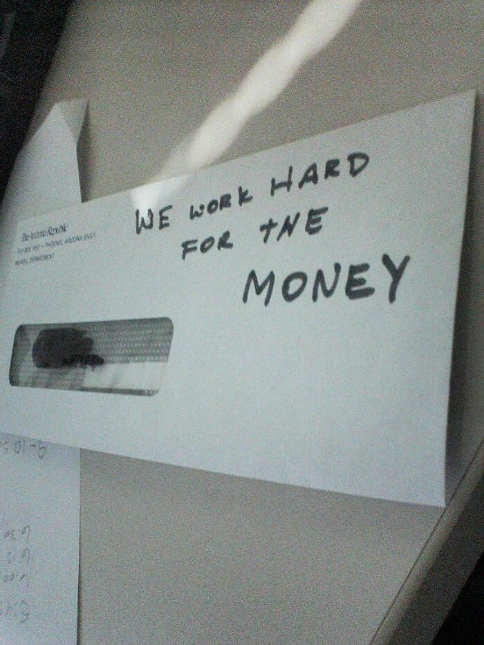 30 Rich Folks That Tied The Knot With Their Less Fortunate Partners Reveal What Shocked Them The Most About Their Ex-Life