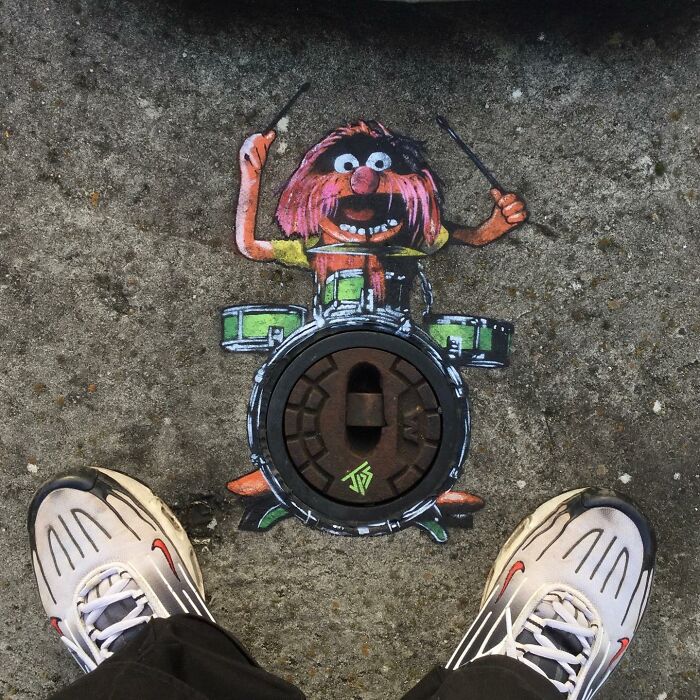 Artist Makes The Streets Fun Again By Creating Graffiti That Interacts With Its Surroundings (30 New Pics)