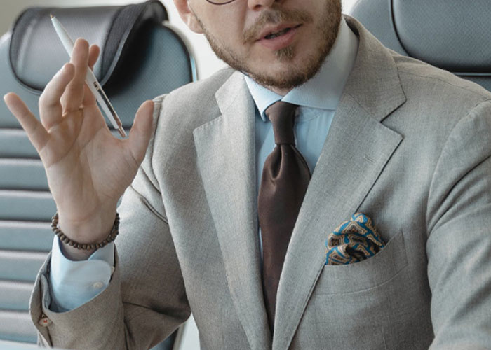 "Es un 'beneficio' para mi empleador, no para mí": La gente está compartiendo 20 cosas insultantes que les han ofrecido como un beneficio en el trabajo