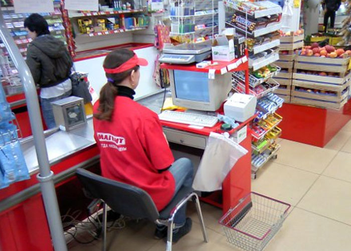 "Es un 'beneficio' para mi empleador, no para mí": La gente está compartiendo 20 cosas insultantes que les han ofrecido como un beneficio en el trabajo