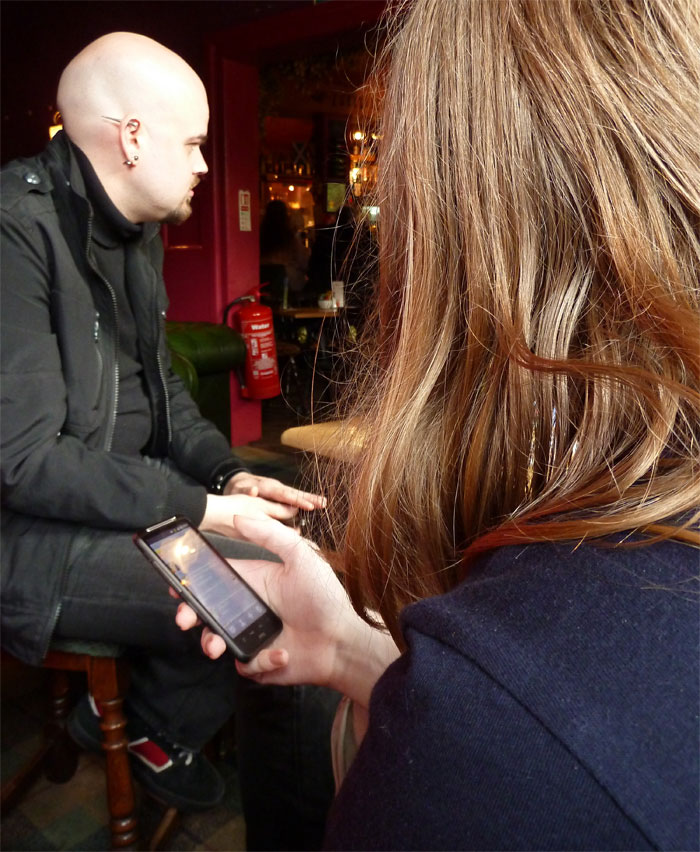 33 Things Society Has Made Us Believe Are “Necessities” But People In This Online Group Argue They Are Addictions