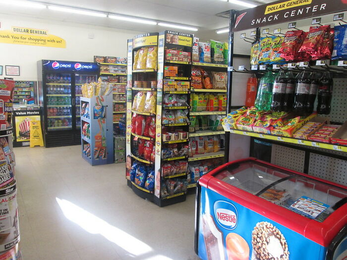 30 Rich Folks That Tied The Knot With Their Less Fortunate Partners Reveal What Shocked Them The Most About Their Ex-Life