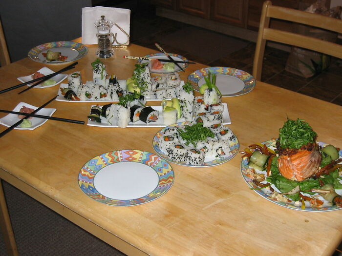 30 Rich Folks That Tied The Knot With Their Less Fortunate Partners Reveal What Shocked Them The Most About Their Ex-Life