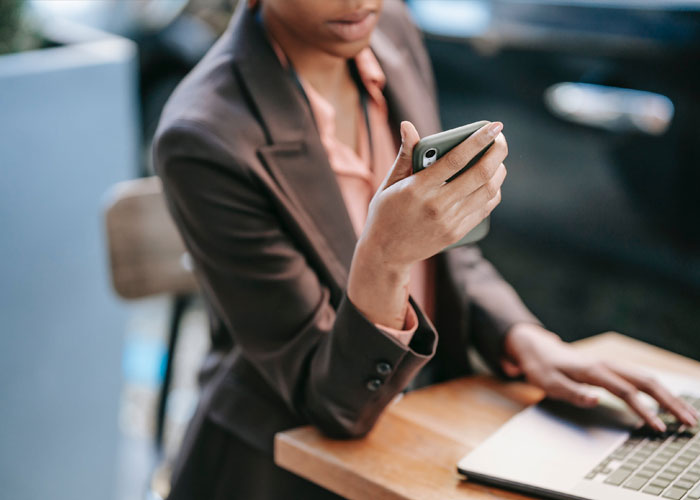 20 Personas que metieron la pata en el trabajo revelan cómo ocurrió