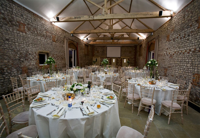 33 Things Society Has Made Us Believe Are “Necessities” But People In This Online Group Argue They Are Addictions