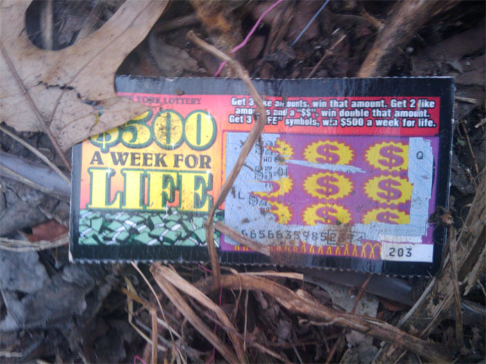 33 Things Society Has Made Us Believe Are “Necessities” But People In This Online Group Argue They Are Addictions