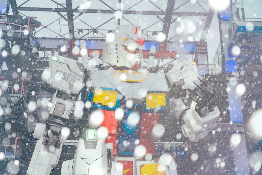I Took Pictures Of The Gundam Starting Up In The Very Middle Of A Snowstorm (15 Pics)
