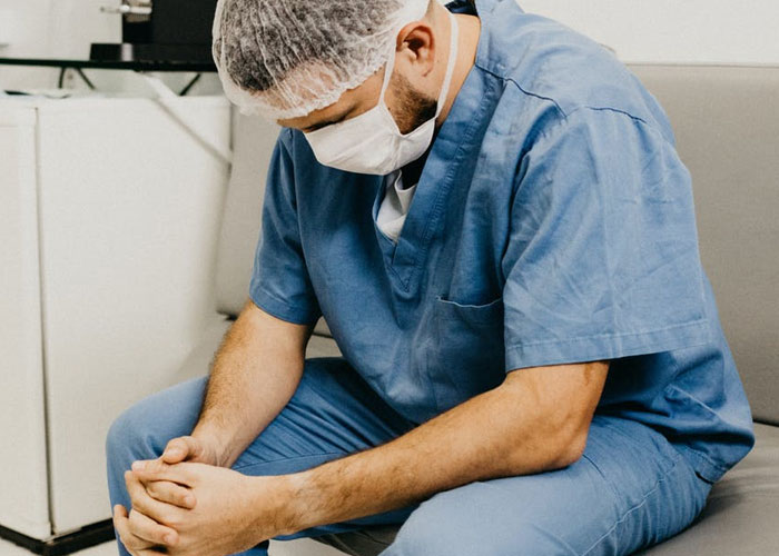 "Es un 'beneficio' para mi empleador, no para mí": La gente está compartiendo 20 cosas insultantes que les han ofrecido como un beneficio en el trabajo