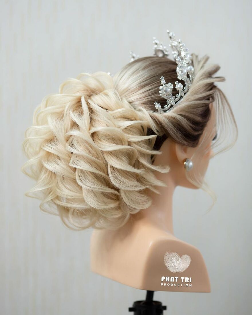 Vietnamese Hairdresser Creates Amazing Designs In The Shape Of Flowers (37 Pics)