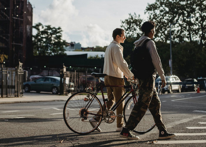 30 No-Gos In American Culture According To The People Who Live There