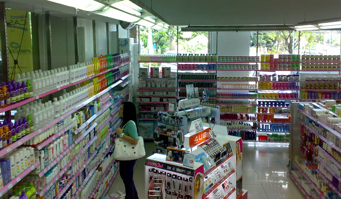 30 Embarrassing And Funny Situations When Someone Didn't Realize Their Language Was Understood, Shared By Folks In This Online Group