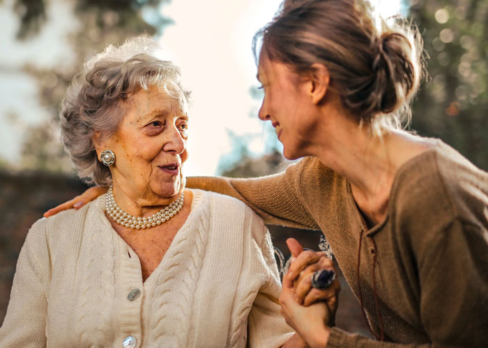 30 No-Gos In American Culture According To The People Who Live There