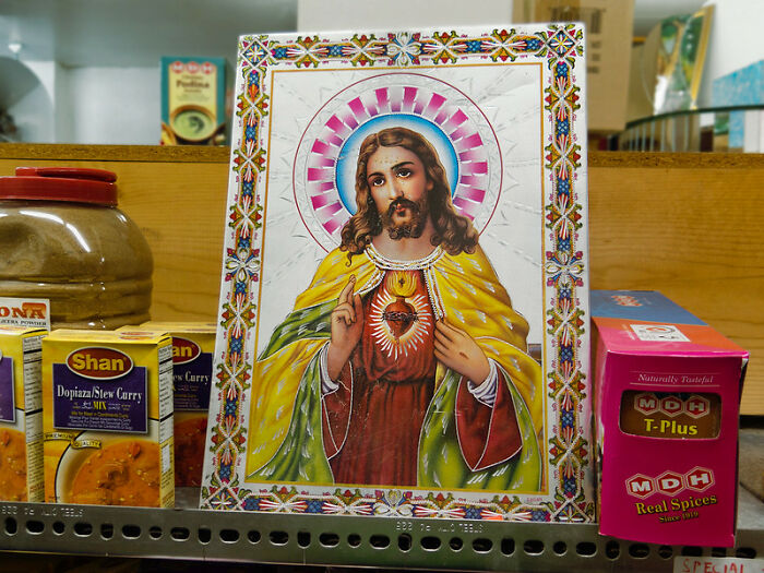 30 People Who Hardly Have Any Haters, As Shared By Folks In This Online Community