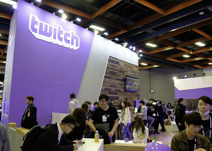 Someone Asked “What Are Some Men’s Issues That Are Overlooked?”, And 30 People Delivered