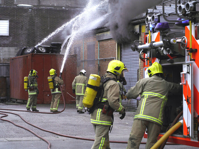 30 Situations That Happened At Night And Caught People Off Guard, As Revealed By Users Of This Online Group