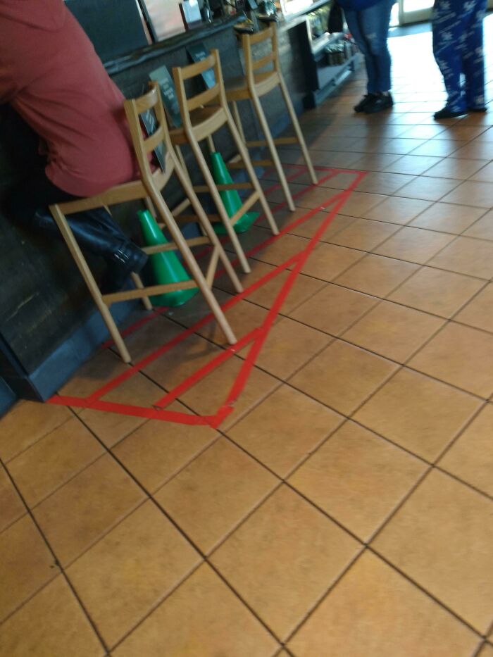 Karen Sits In Stool Against Sign Saying Not To In Order To Pull Her Mask Down And Micromanage Her Order In A Starbucks.