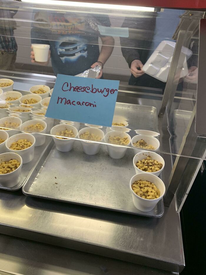 Nobody: "....." School Lunch: