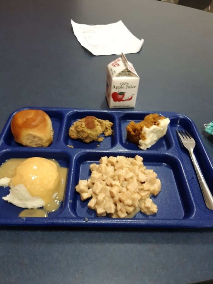 School's Turkey Looks Like Cat Food