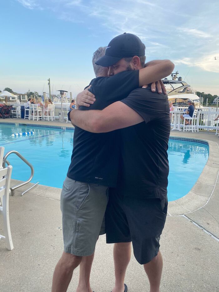 Last Year I Gave A Guy CPR After He Had A Heart Attack While Driving. He Ended Up Surviving But We Couldn’t Meet Because Of His Condition And Covid. We Finally Got To Meet Up