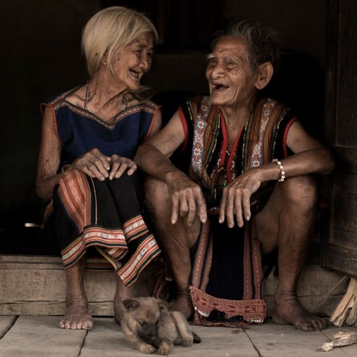 Passionate About Vietnam, Photographer Captures The True “Soul” Of His People In Their Daily Lives (New Pics)