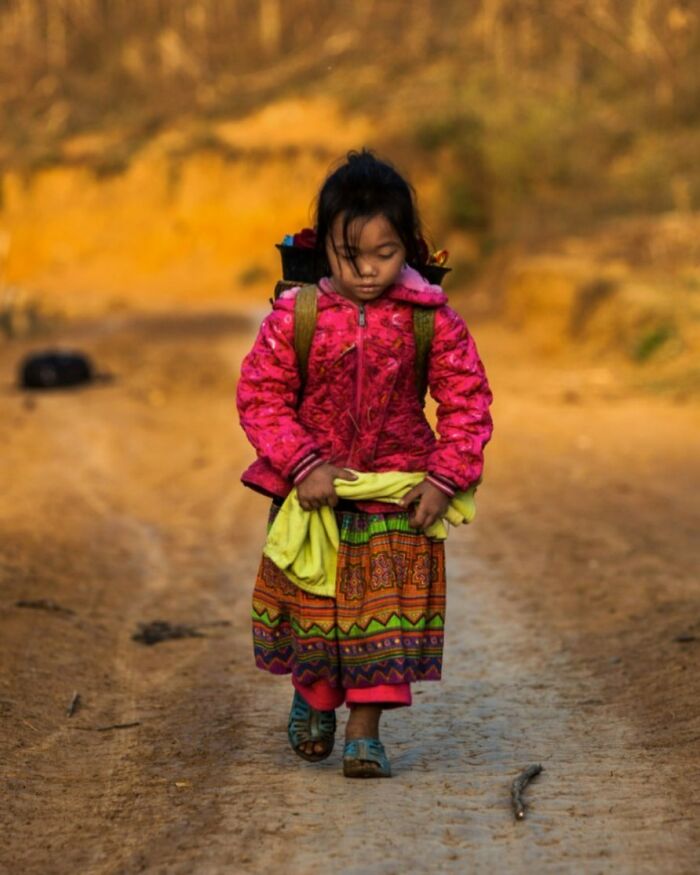 Passionate About Vietnam, Photographer Captures The True “Soul” Of His People In Their Daily Lives (New Pics)