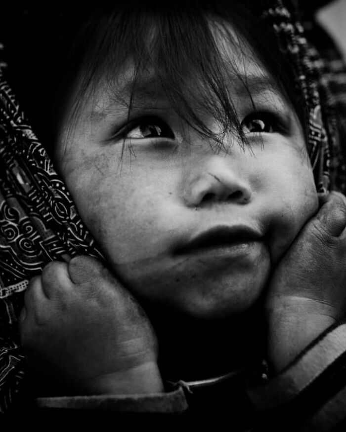 Passionate About Vietnam, Photographer Captures The True “Soul” Of His People In Their Daily Lives (New Pics)