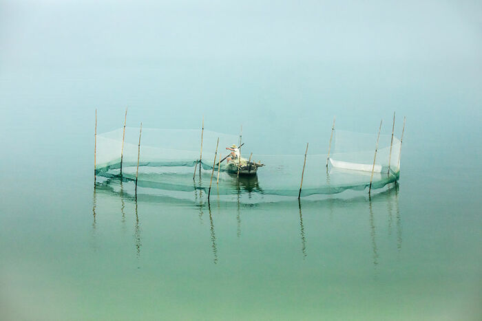 Passionate About Vietnam, Photographer Captures The True “Soul” Of His People In Their Daily Lives (New Pics)