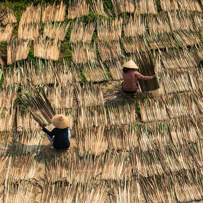 Passionate About Vietnam, Photographer Captures The True “Soul” Of His People In Their Daily Lives (New Pics)
