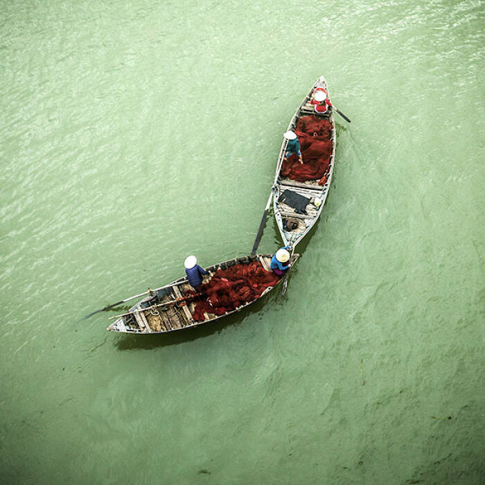 Passionate About Vietnam, Photographer Captures The True “Soul” Of His People In Their Daily Lives (New Pics)