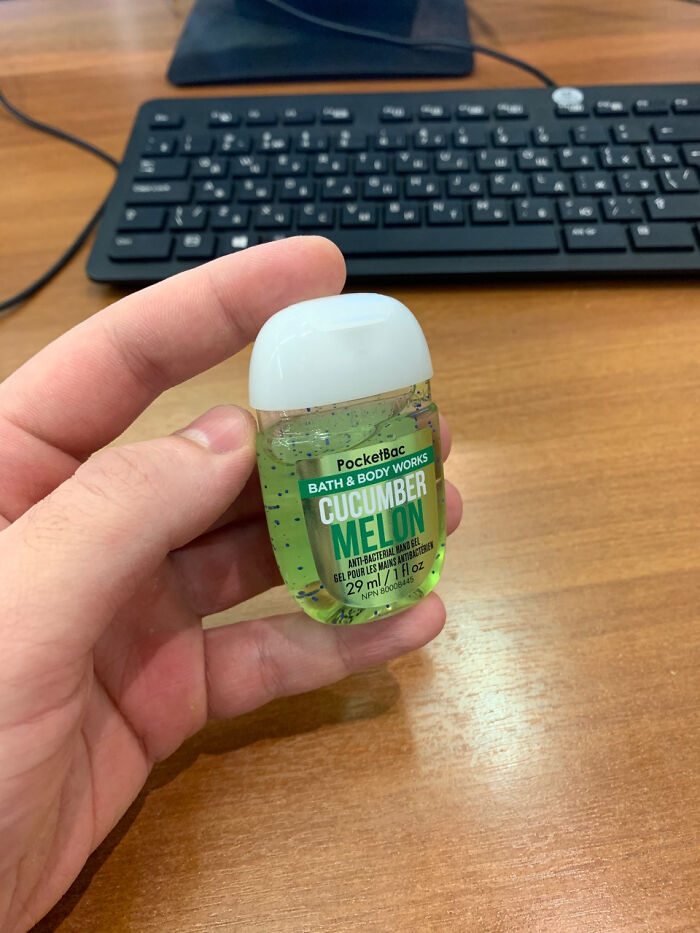 Do Not Get Ready For Work In Total Darkness. I Thought I Brought AirPods