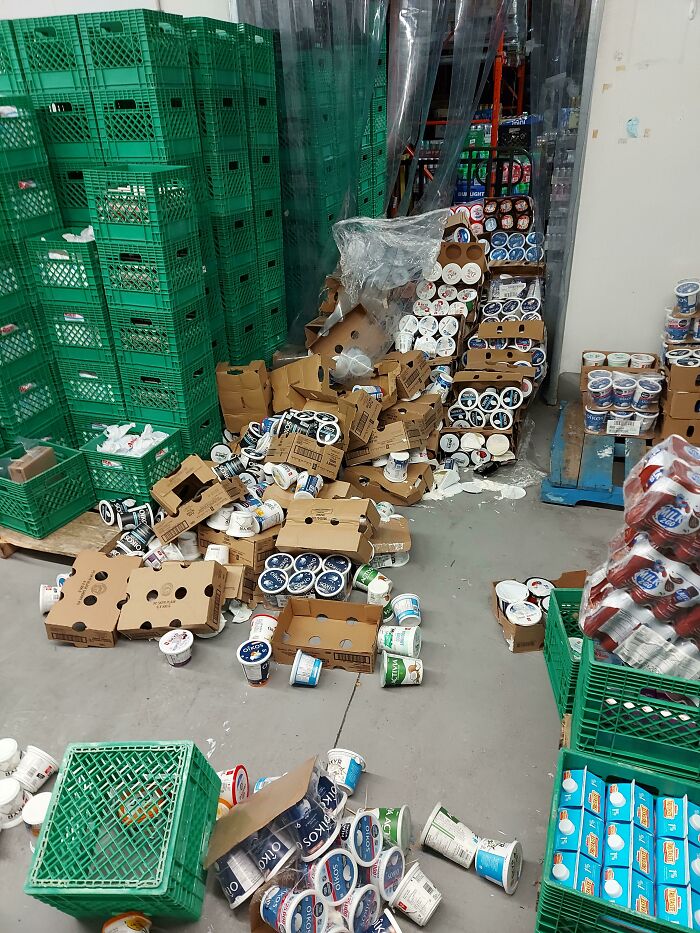 Happened At 6:15 This Morning. My Shift Was Scheduled To End At 7. I'm A Night Shift Dairy Clerk 