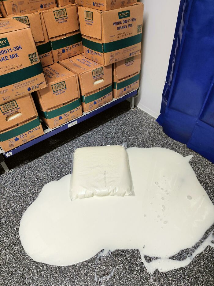 Started Work And Someone Spilled 10 Liters Of Milkshake Mix In The Fridge And Didn't Say Anything