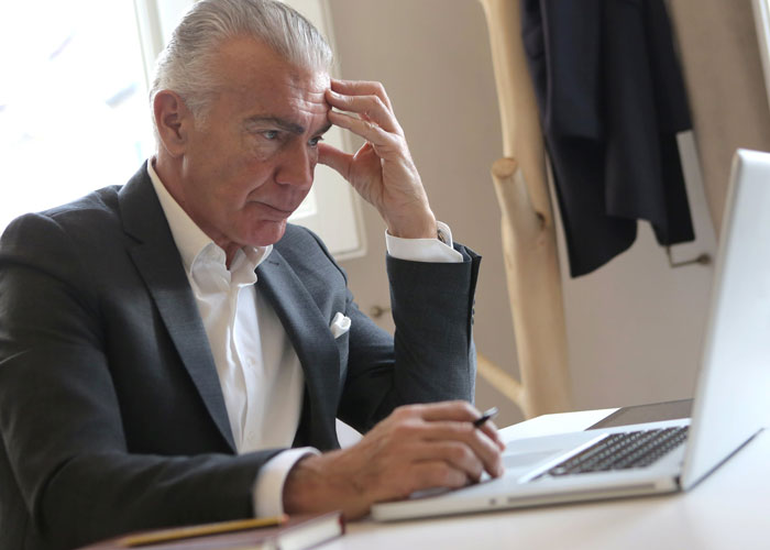 20 Personas que metieron la pata en el trabajo revelan cómo ocurrió