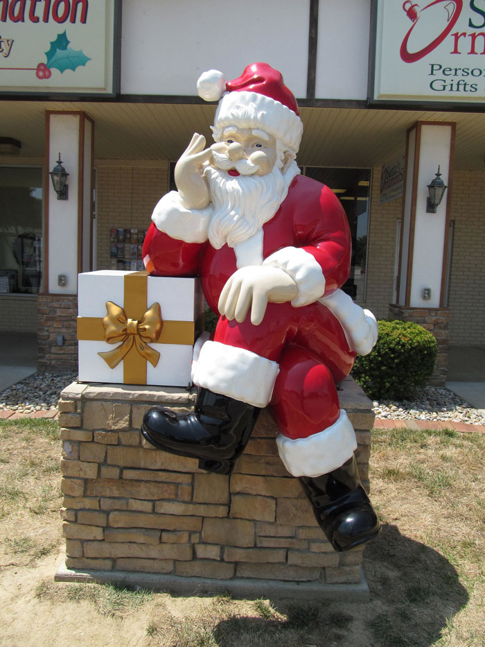 30 People Who Hardly Have Any Haters, As Shared By Folks In This Online Community