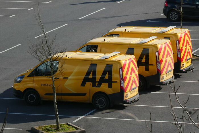 &ldquo;Equality&rdquo; Vs. &ldquo;Equity&rdquo; Twitter Debate Occurs After A Motoring Organization Revealed That They Don&rsquo;t Prioritize Lone Women Over Men