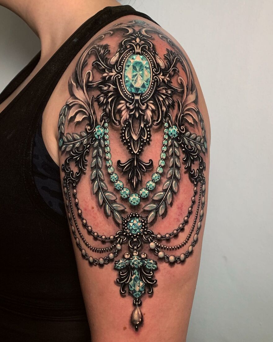 American Tattoo Artist Creates Amazing Tattoos That Imitate Jewelry On The Body
