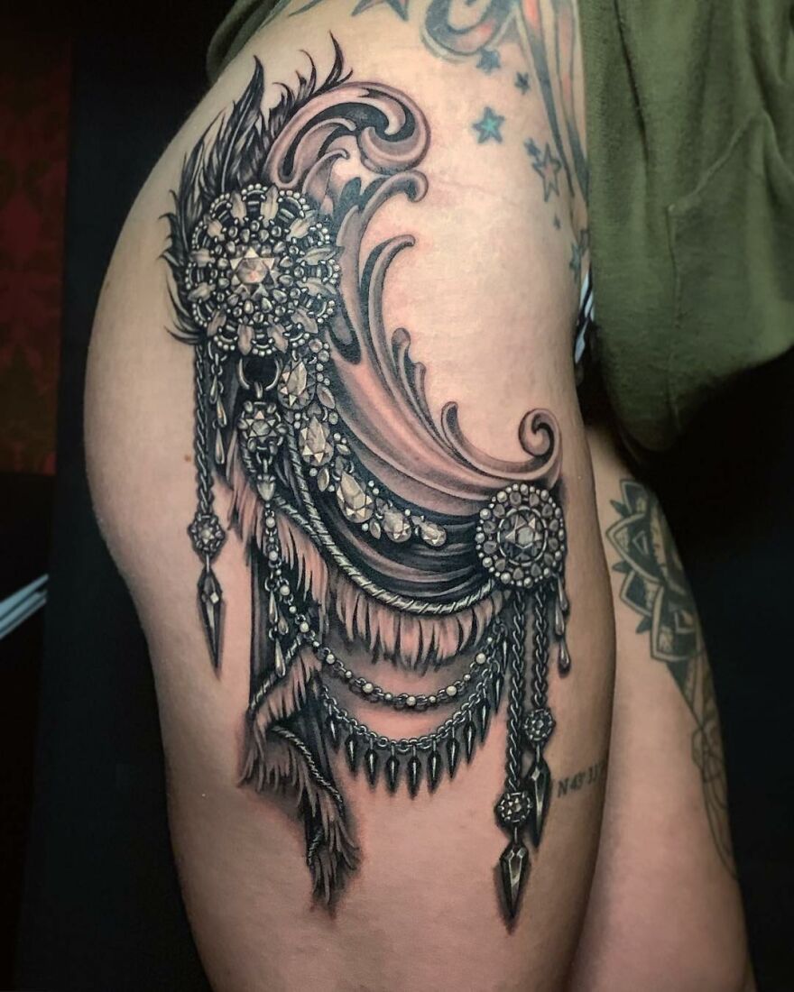 American Tattoo Artist Creates Amazing Tattoos That Imitate Jewelry On The Body