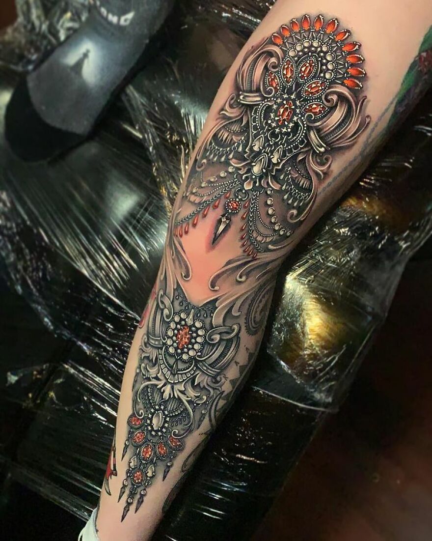 American Tattoo Artist Creates Amazing Tattoos That Imitate Jewelry On The Body