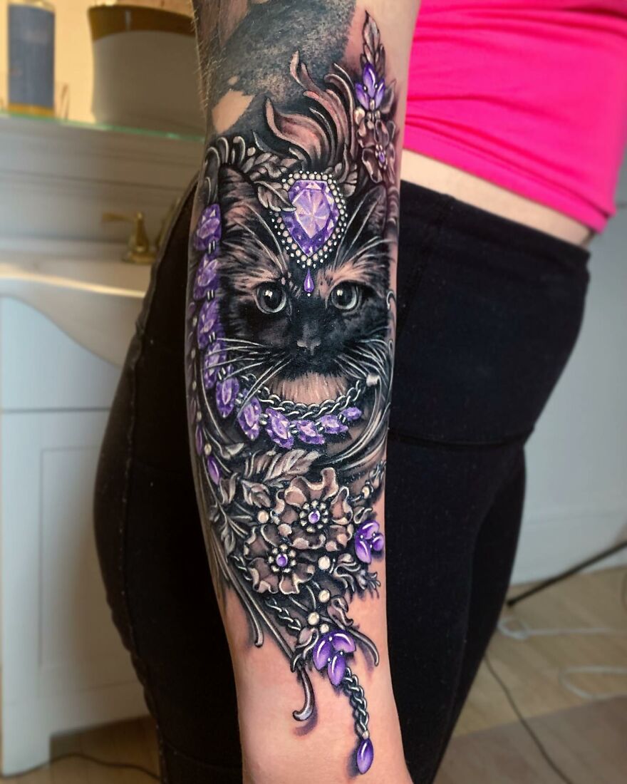 American Tattoo Artist Creates Amazing Tattoos That Imitate Jewelry On The Body