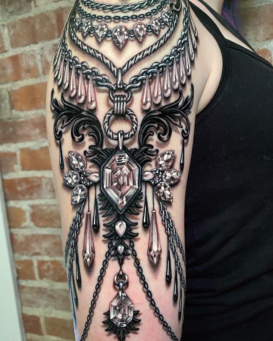 American Tattoo Artist Creates Amazing Tattoos That Imitate Jewelry On The Body