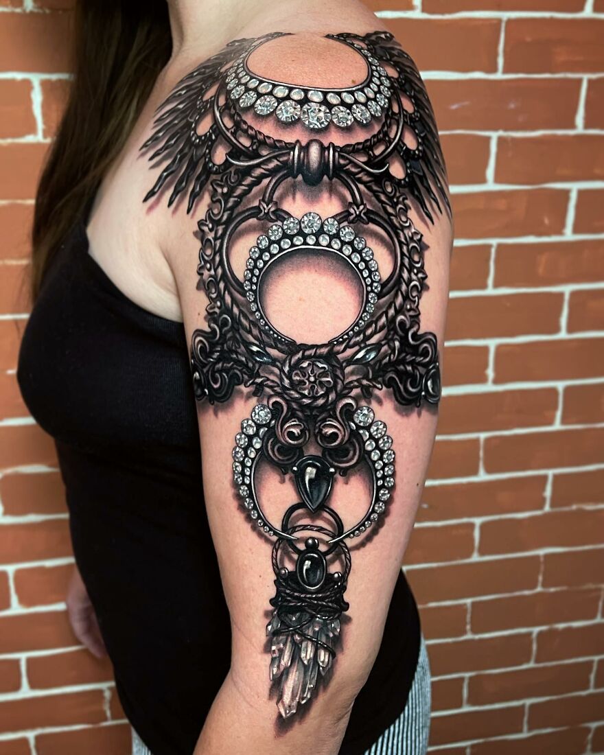 American Tattoo Artist Creates Amazing Tattoos That Imitate Jewelry On The Body